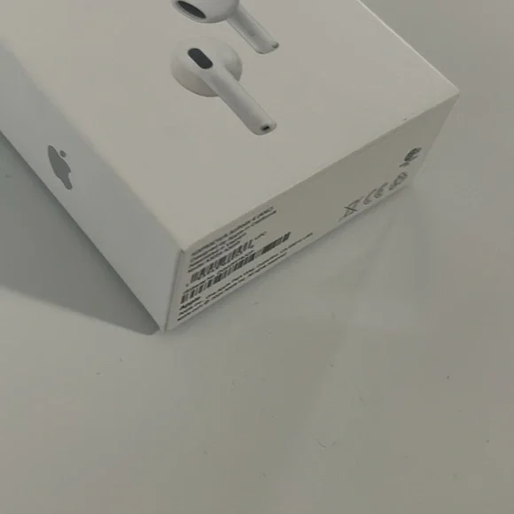 Apple AirPods 4s